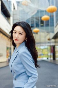 ​53岁杨钰莹现状：和母亲定居深圳，在豪宅种菜生活惬意，仍未结婚