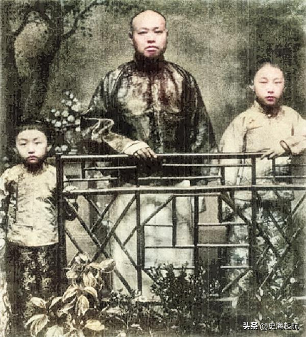 老照片:民国才女张爱玲,才貌双全,图4是张爱玲和她父亲的合影