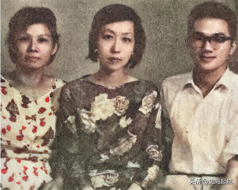 老照片:民国才女张爱玲,才貌双全,图4是张爱玲和她父亲的合影