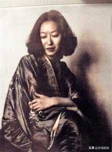 ​老照片：民国才女张爱玲，才貌双全，图4是张爱玲和她父亲的合影