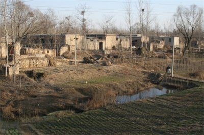 ​父母过世后，老家宅基地如何继承？2022法律规定：户口在哪很重要