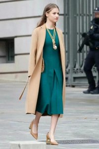 ​惊艳世人：西班牙新生代公主莱昂诺尔展现女王风采