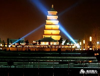 ​大雁塔灯光秀吸引人的地方，也是灯影海洋里大雁塔的魅力所在