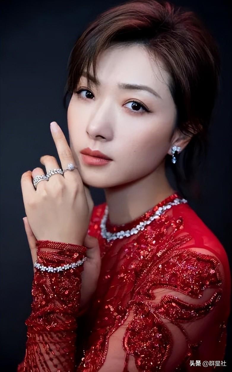 多次拒绝潜规则的演员万茜,靠脚踏实地走红,嫁小丈夫低调生活