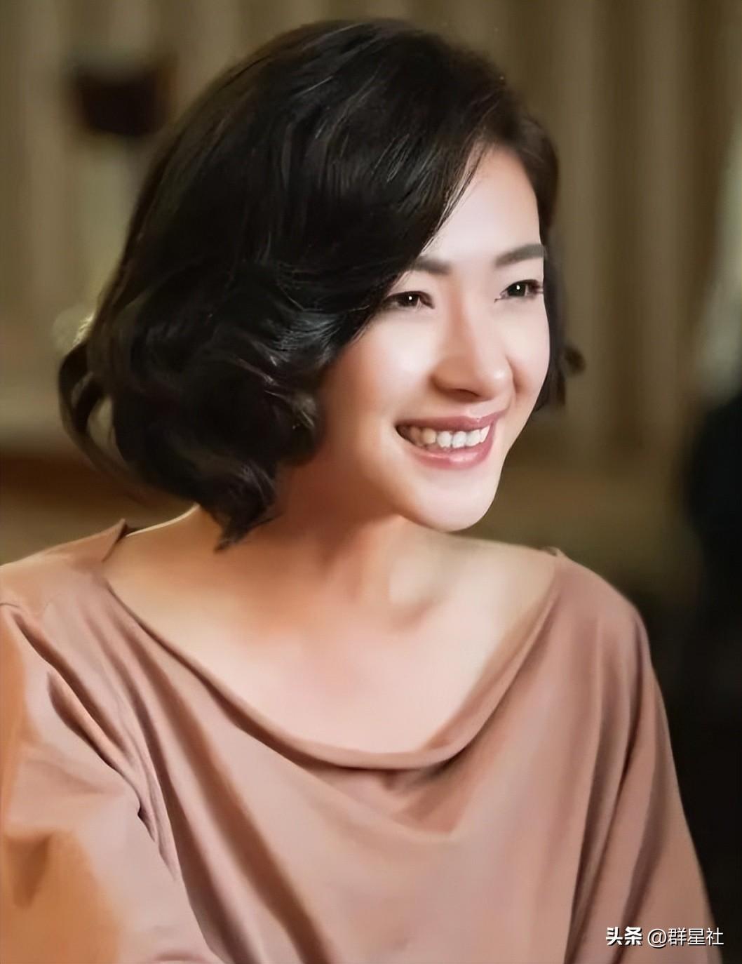 多次拒绝潜规则的演员万茜,靠脚踏实地走红,嫁小丈夫低调生活