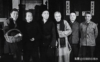 ​北京人艺的《茶馆》，第二版被迫停演，第三版强势回归