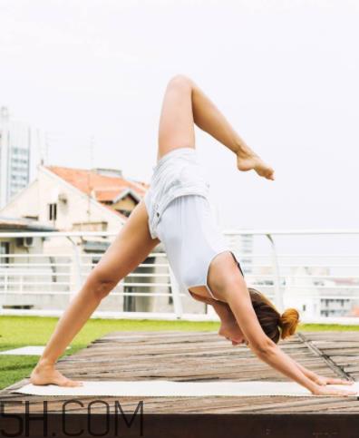 腰间盘突出能练瑜伽吗?练瑜伽头晕是怎么回事? 腰间盘突出能练瑜伽吗?练瑜伽头晕是怎么回事?