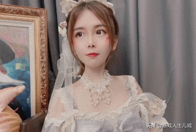 ​主播轩墨宝宝晒唯美服饰，欣赏之余，粉丝不断提醒自己：他是男的