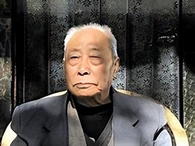 ​他是溥仪的弟弟，一生低调，死后上百位皇室后裔出席