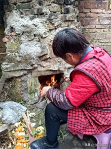 ​熏制腊肉也有技巧