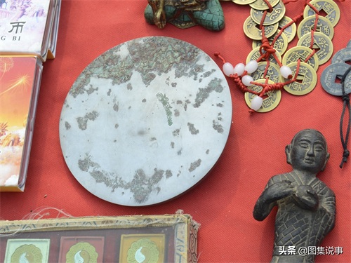 古人使用的镜子啥样子?实拍小城大集上的“古铜镜”,真假难辨