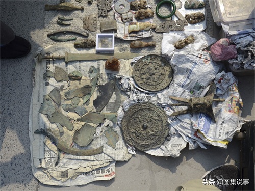 古人使用的镜子啥样子?实拍小城大集上的“古铜镜”,真假难辨