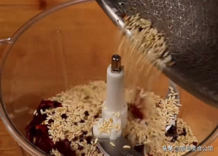 粉蒸肉的简单做法,入口软滑,鲜香营养,不错的居家美食