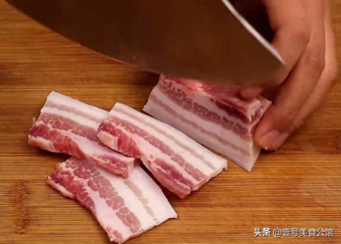 粉蒸肉的简单做法,入口软滑,鲜香营养,不错的居家美食