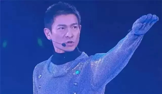 张国荣刘德华的关系，一个是艺术家一个是天王巨星