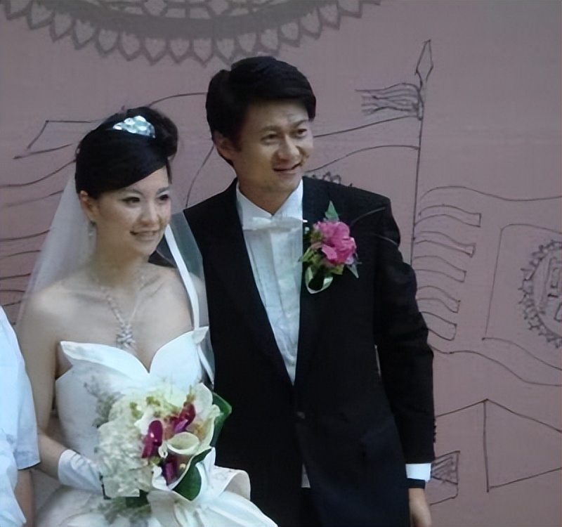 知名女主持陈蓉：被黑后回老东家做幕后，嫁海归老公儿女双全