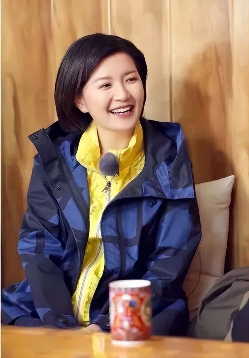 知名女主持陈蓉：被黑后回老东家做幕后，嫁海归老公儿女双全