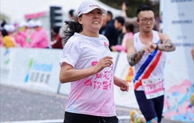 ​退休移居美国，婚姻坎坷不断，52岁“东方神鹿”王军霞现状如何