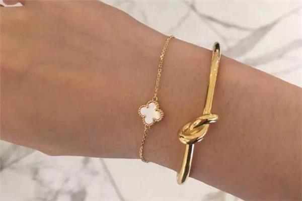 梵克雅宝单花手链分大小号吗 梵克雅宝单花手链有中号吗 梵克雅宝单花手链分大小号吗 梵克雅宝单花手链有中号吗