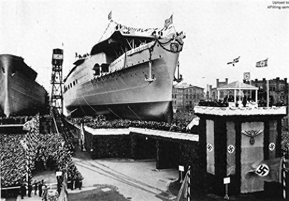 二战德国唯一的航母:“齐柏林伯爵”号,隐身深海近半个世纪