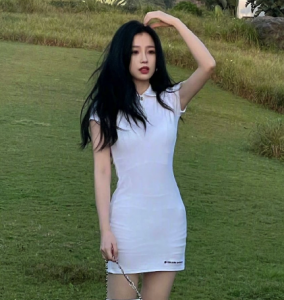 ​虞书欣的身材曲线绝了！网友：要多多营业哦