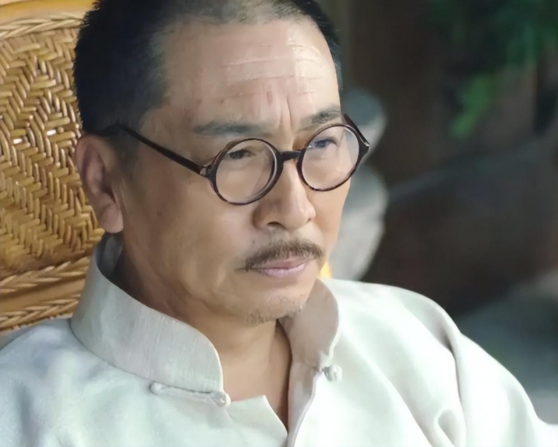 毕彦君现任妻子照片(毕彦君前妻陈晓旭离世多年)