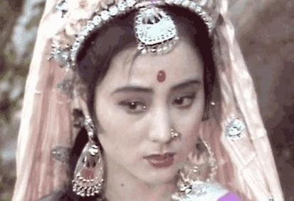 她演的玉兔精红极一时, 爆红时去日本发展并嫁给老外