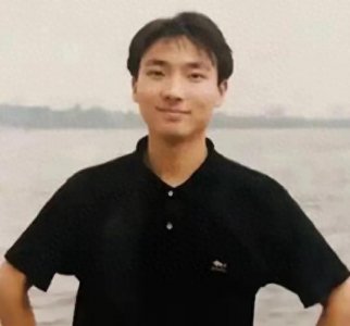 ​康辉：从新闻主播到媒体巨头的职业生涯