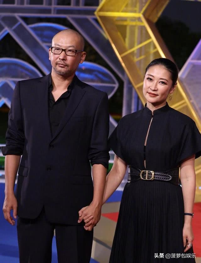 管虎：24岁当上导演，宠了马伊琍3年，却娶了她的闺蜜