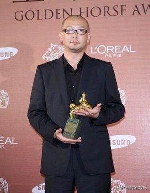 管虎：24岁当上导演，宠了马伊琍3年，却娶了她的闺蜜