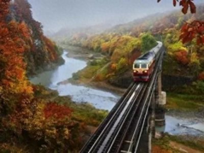 ​跨越千山万水：K1502次列车，春城昆明至乌鲁木齐的长途快速之旅