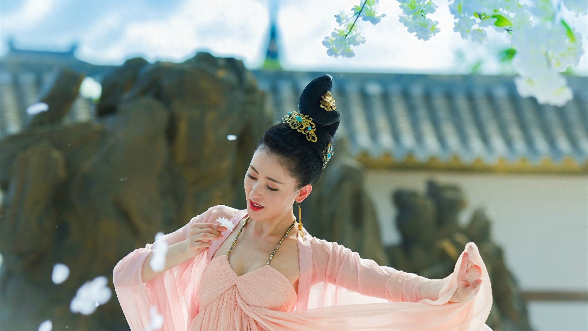 太子妃剪了胸还会下线吗?张天爱已火,太子妃下线还有意义吗?