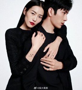 ​井柏然高调秀恩爱：我女朋友素颜太好看了！网友直呼狗粮吃撑了