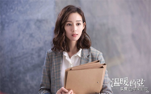 张钧甯素有“台湾第一气质美女”之称，也被称为“演艺圈女学霸”