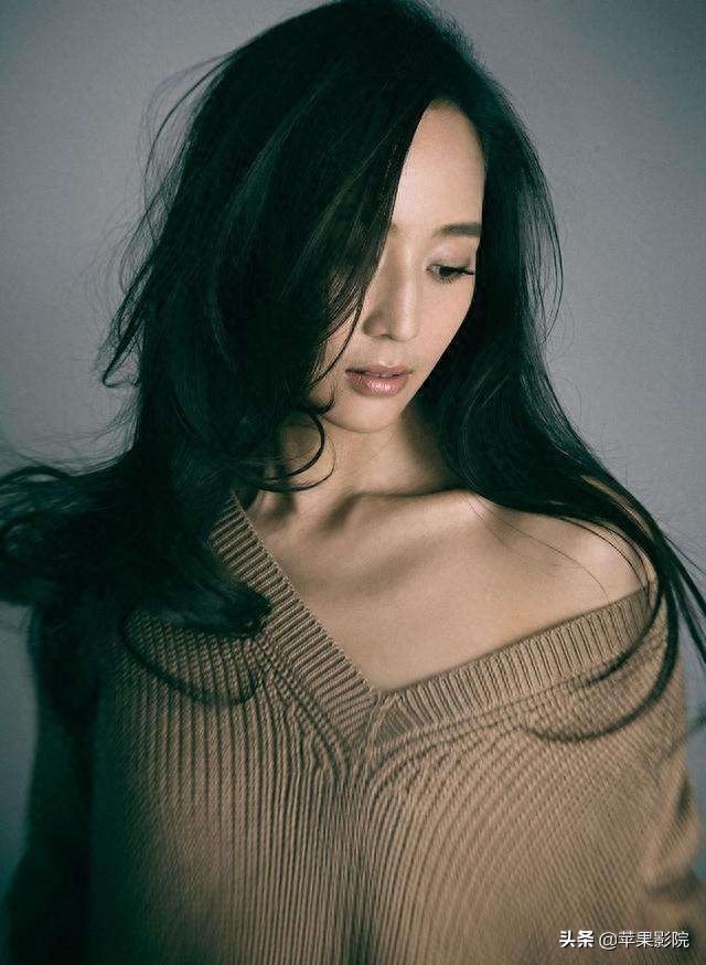 张钧甯素有“台湾第一气质美女”之称，也被称为“演艺圈女学霸”