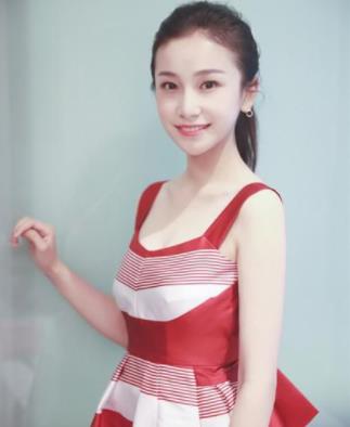 白鹿家世背景 白鹿的父母是干什么的