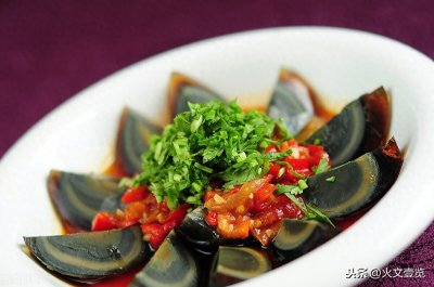 ​皮蛋别再买了，教你自己腌，滚一滚两天就做好，无添加吃着更安心