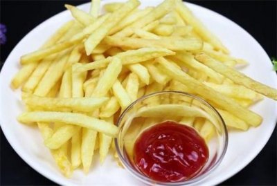 ​教你在家简单炸薯条，2块钱炸一大盘，焦香酥脆，好吃又实惠