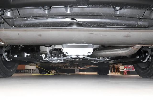 宝马x5百公里加速2.0t(性能强还省油5.6秒破百)(12)