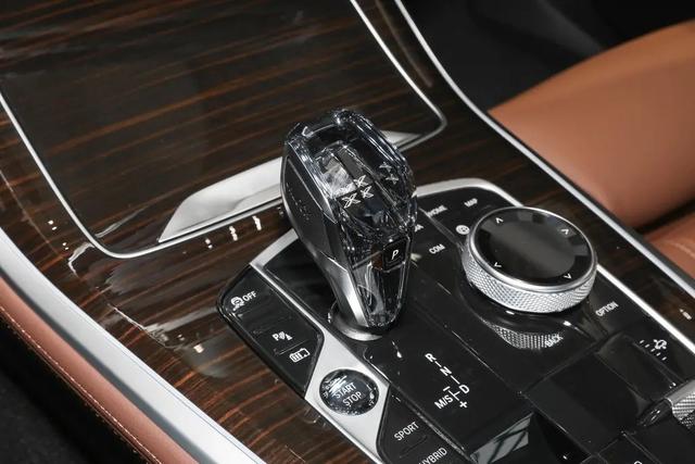 宝马x5百公里加速2.0t(性能强还省油5.6秒破百)(7)