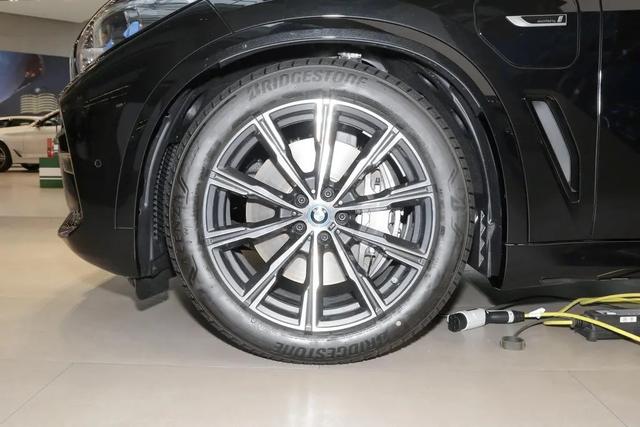 宝马x5百公里加速2.0t(性能强还省油5.6秒破百)(4)