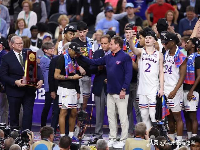 乔丹ncaa决赛（疯狂三月NCAA史上最大逆转）(2)