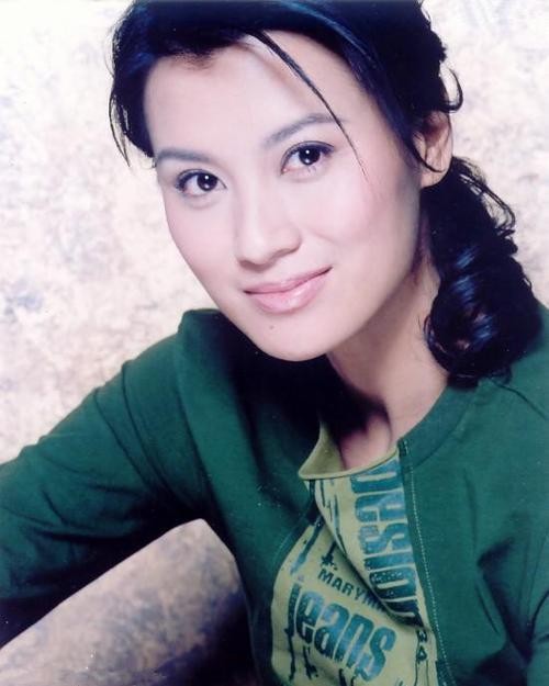 有三次婚姻的史兰芽,嫁《亮剑》李云龙获幸福,如今45岁仍美!