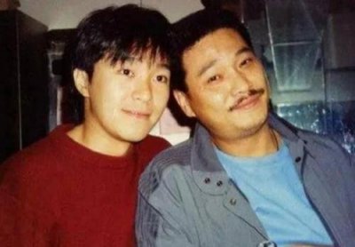 ​他是周星驰御用配音演员，地位不输达叔，他俩配音加演技成为经典