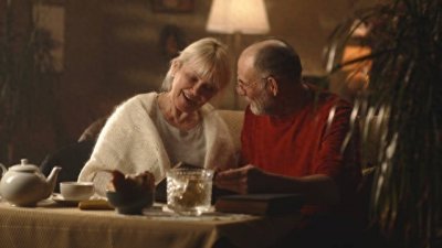 ​妻子出轨背后的秘密：情感背叛的交织与挣扎