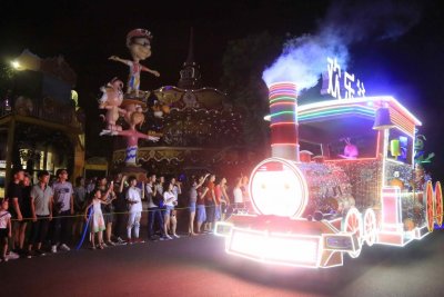 ​武汉欢乐谷逢周末开放夜场 汉派大型特效实景剧《打码头》将上演