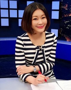 ​王小骞：知名央视主持人与丈夫选择丁克15年，选择怀孕全家欢喜