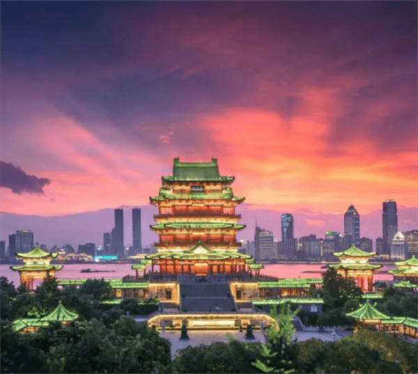 四大名楼谁排第一(四大名楼之首为什么是滕王阁)