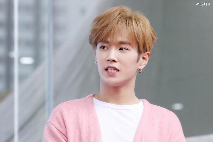 李文瀚、嘉羿粉丝开撕,追星追出了火气,连底线都不要了?