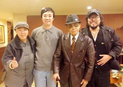 ​费玉清的哥哥是谁(乐坛常青树费玉清和他哥哥张菲之间的趣事，当之无愧的龙兄虎